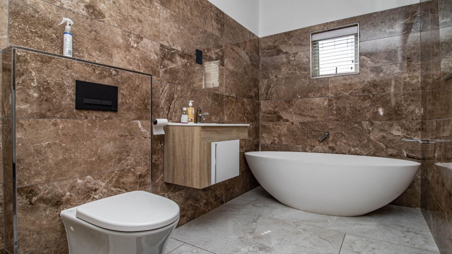 5 Bedroom Property for Sale in Benguela Cove Lagoon Wine Estate Western Cape
